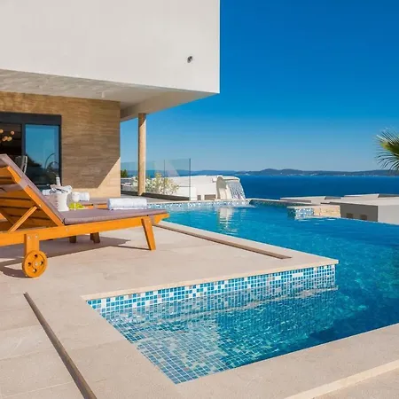 Luxury White Pearl With Pool