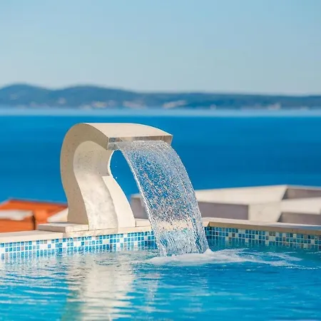 Luxury White Pearl With Pool