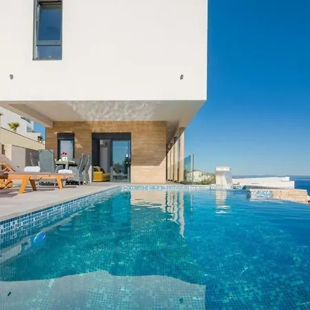 Luxury White Pearl With Pool Trogir